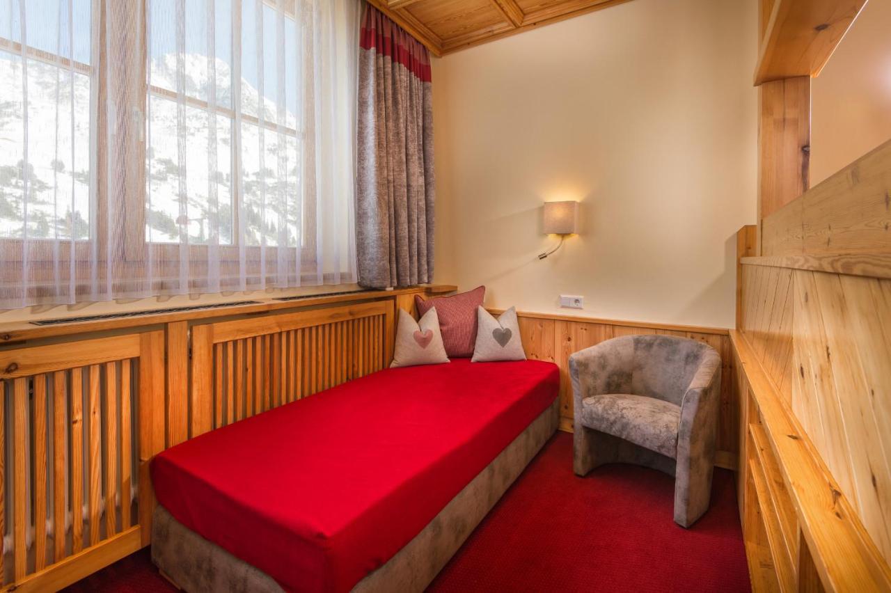 Hotel Garni Haus Tyrol Obertauern Bagian luar foto