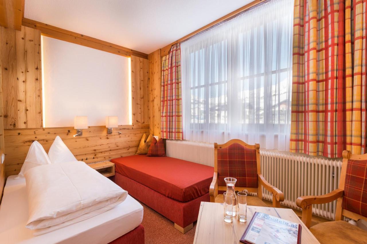 Hotel Garni Haus Tyrol Obertauern Bagian luar foto